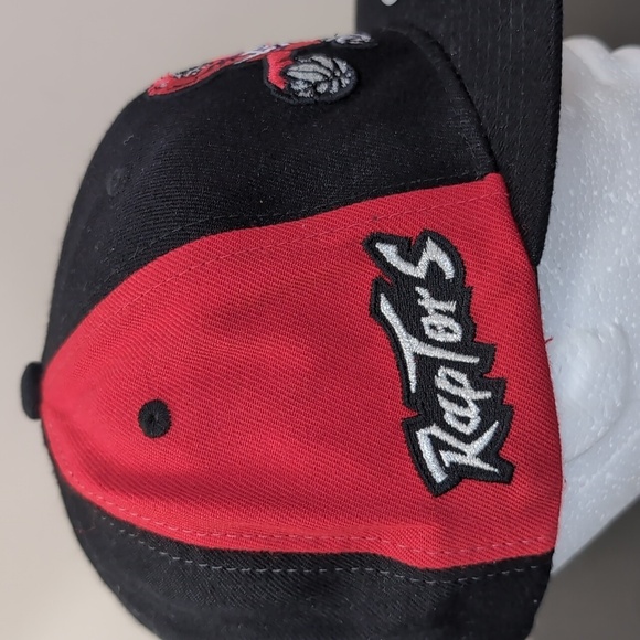 Toronto Raptors Mitchell & Ness Snap Back Cap Wool Blend OS - Picture 3 of 10